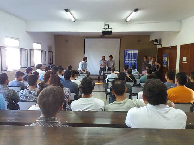 Charla informativa a estudiantes de sede Cañuelas