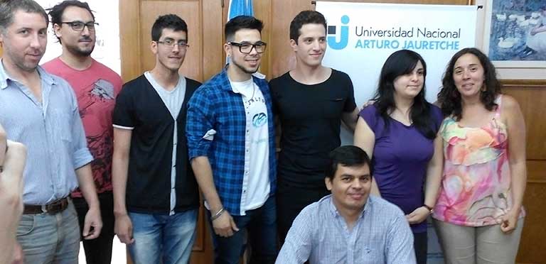 Cuatro nuevos ingenieros en Informática egresados de la UNAJ