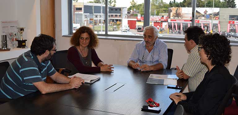 Docente de la Universidad del Egeo, Grecia, visitó la UNAJ