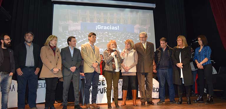 Estudiantes recrearon la aprobación de la ley de creación de la UNAJ