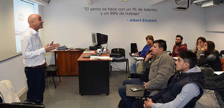 Academia Argentina Emprende: charla sobre armado de nuevos equipos