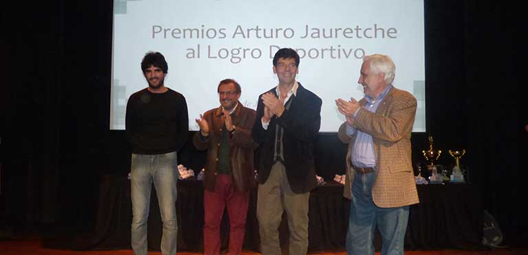 Entregaron El Premio Arturo Jauretche A Deportistas De La UNAJ