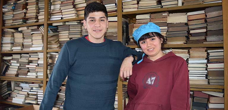 Estudiantes Participan De Proyecto De Recuperación Y Conservación Bibliográfica