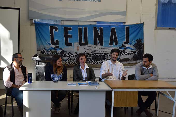 ADIMRA Joven presentó en la UNAJ sus programas para estudiantes de Ingeniería