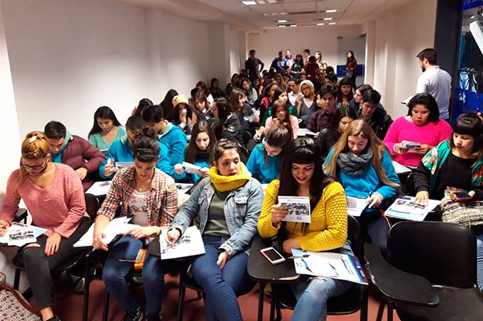 Charlas para estudiantes en el municipio de Almirante Brown