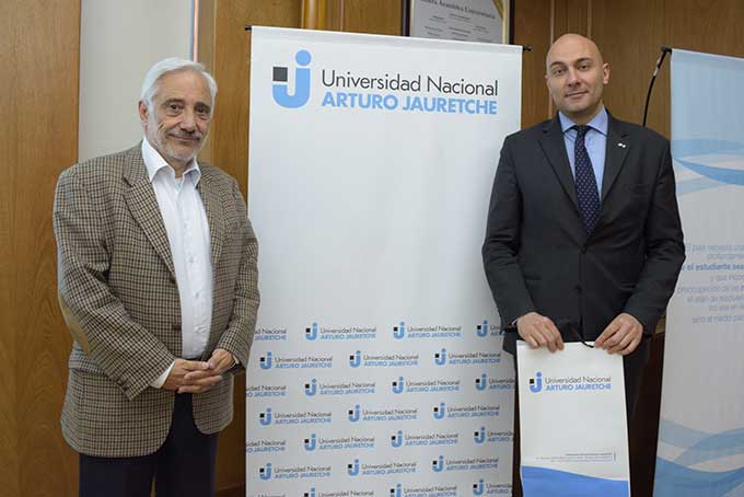 El cónsul italiano visitó la universidad