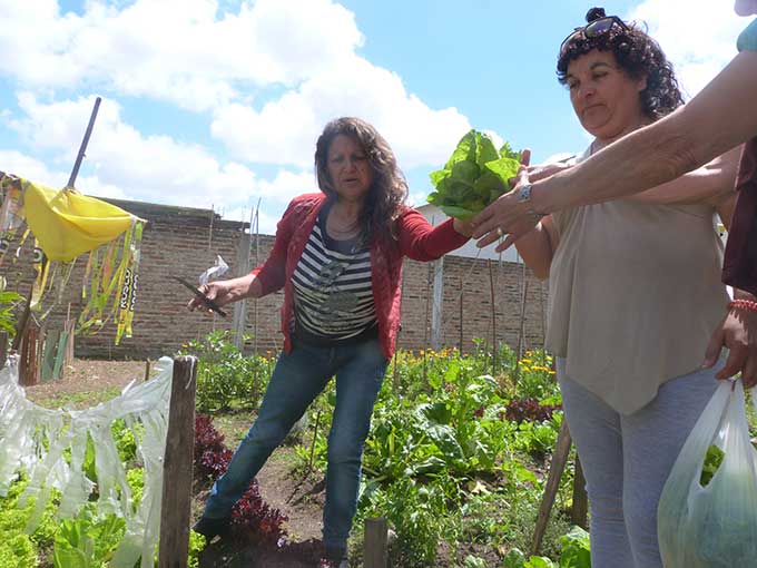 Capacitación sobre huerta orgánica a vecinos de la zona rural de Varela