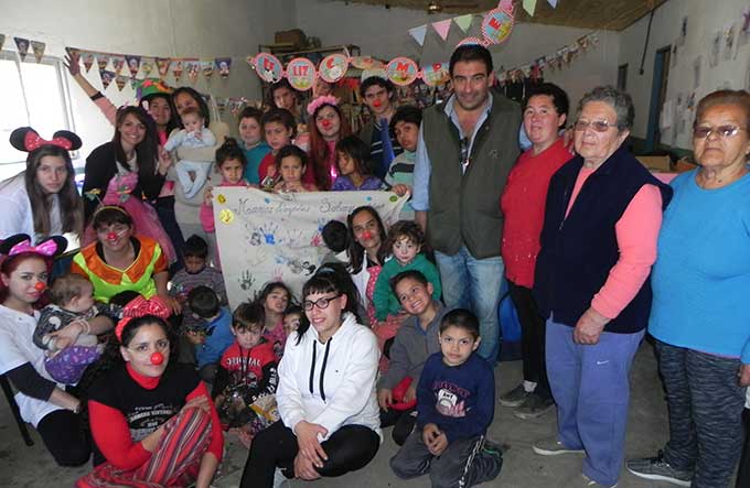 Voluntariado De La UNAJ Apoya A Un Comedor Comunitario