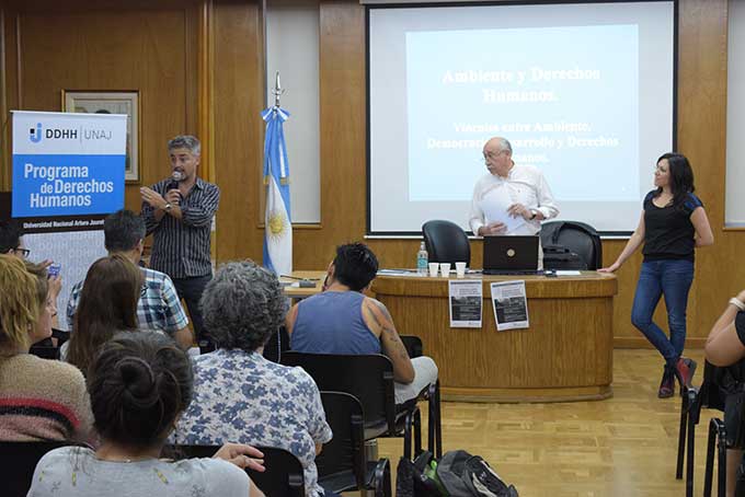 Charla sobre Ambiente y Derechos Humanos