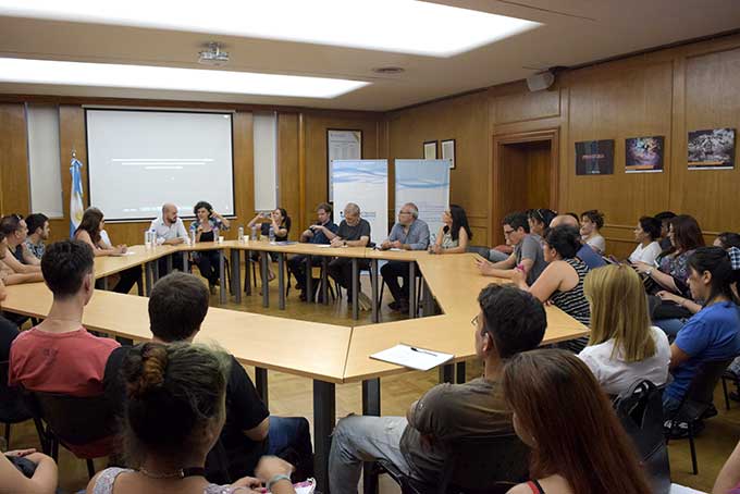 Cine y debate sobre el voto electrónico