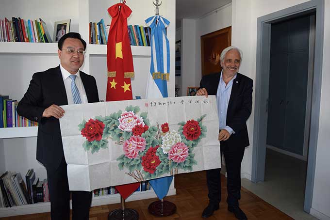 Autoridades de la ciudad china de Heze visitaron la UNAJ