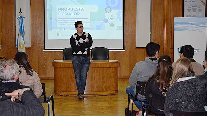 Academia Argentina Emprende: Cómo Conocer Mejor Al Cliente