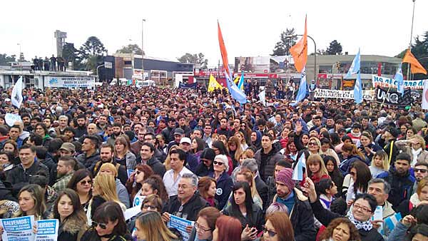 Nueva marcha por la UNAJ