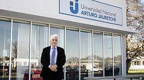 El Rector de la UNAJ alertó que el "presupuesto no alcanza para pagar los sueldos de los dos últimos meses del año"