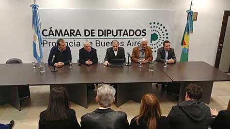 Con críticas al Gobierno por la crisis en la UNAJ, diputados provinciales apoyan a los trabajadores