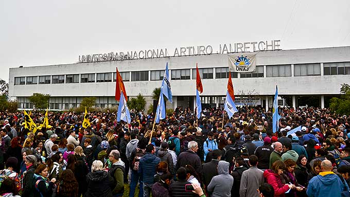 La Comunidad Reafirmó Su Apoyo A La UNAJ