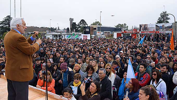 Salvemos a la UNAJ: La comunidad reafirmó su apoyo a la Universidad Nacional Arturo Jauretche