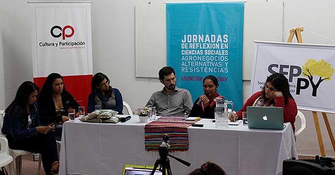 Referentes de la academia y los movimientos sociales analizaron críticamente el modelo del agronegocio