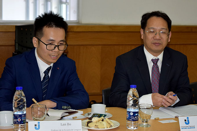 Firma de Convenio con la Universidad Normal de Jiangsu, China.