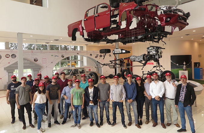 Estudiantes Visitaron Fábrica Toyota