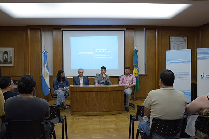 Lanzamiento De La Incubadora Social