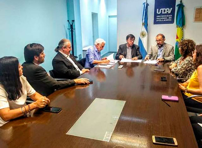 Firma De Convenio De Universidades