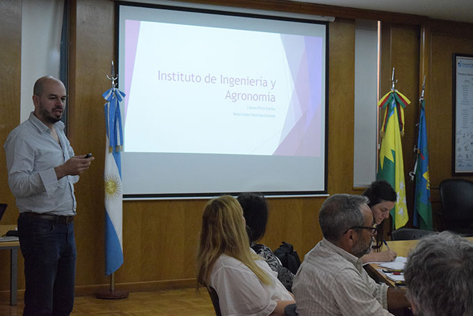 Relatorías sobre experiencias internacionales de la UNAJ