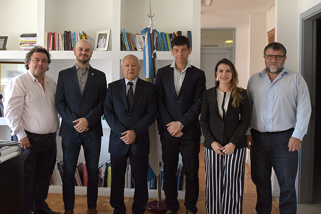 El rector de la Universidad Tecnológica de Antioquia, Colombia en la UNAJ