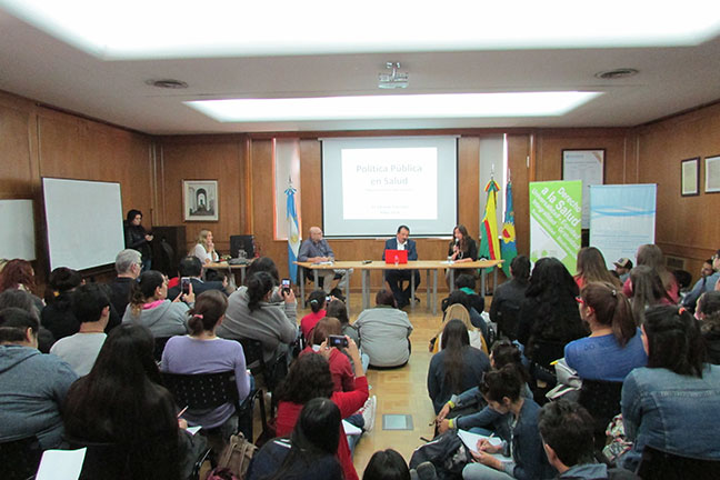El viceministro de Salud de El Salvador en un nuevo seminario del ciclo Sistemas de Salud Comparados