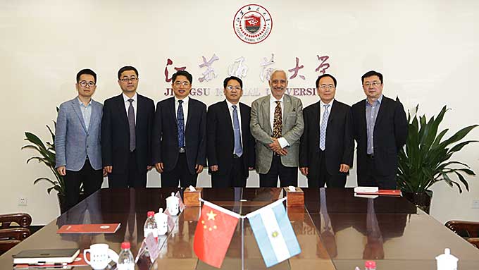 Nuevos acuerdos con la Universidad Normal de Jiangsu, China