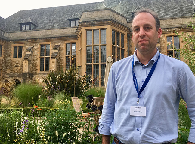 Docente De Le UNAJ En Oxford