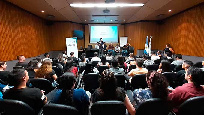 Estudiantes de Ingeniería visitaron los campos de Pampa Energía en Vaca Muerta