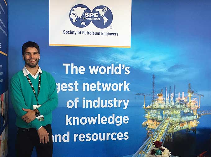 Estudiante de petróleo en Arabia Saudita