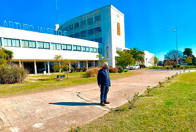 El Rector Villanueva Recorrió La Sede Central De La UNAJ