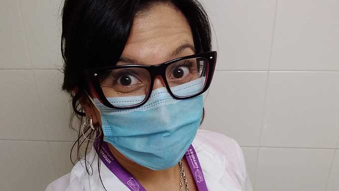 Micaela Verón, Bioquímica Graduada De La UNAJ, Primera Becada En El Hospital De Niños Garraham