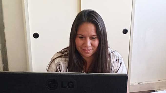 Laura Evangelina Gómez, graduada en la Licenciatura en Relaciones del Trabajo de la UNAJ