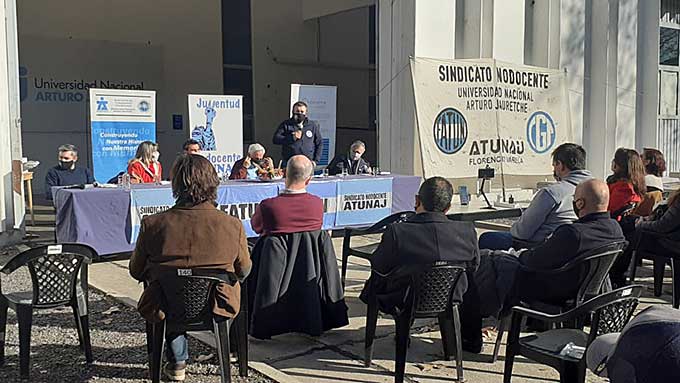 Acto Nodocente por el pase a planta de trabajadores y trabajadoras