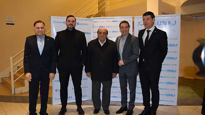 Cena A Beneficio De La Fundación UNAJ