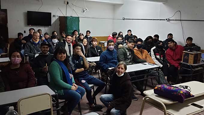 Estudiantes, graduados y graduadas de la UNAJ capacitan en eficiencia energética