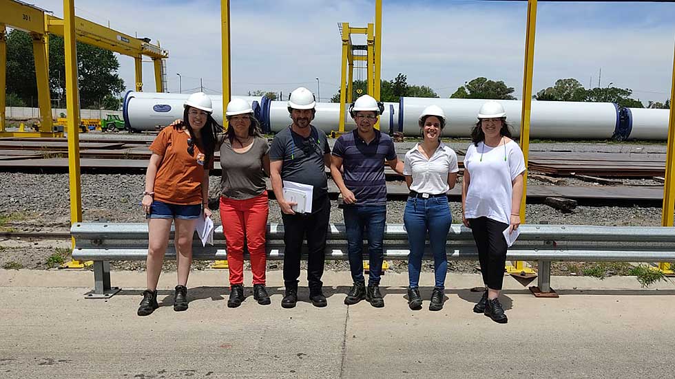 Visita De Estudiantes E Investigadores/as A Empresa De Construcción De Torres Eólicas