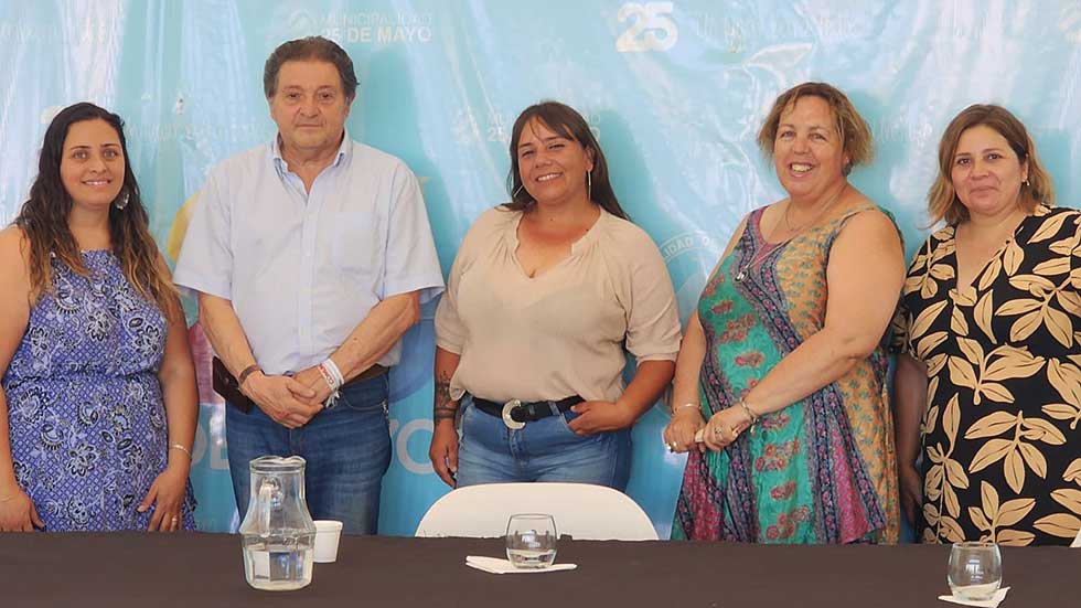 Presentación de la carrera de Gestión Ambiental en el municipio de 25 de Mayo