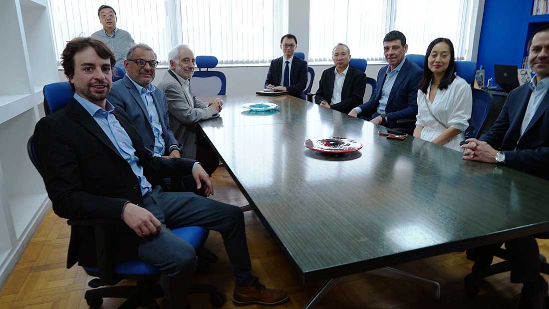 El Embajador de China en Argentina visitó la UNAJ